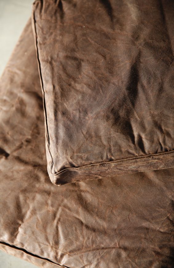 Armchair
CARGO II
canvas waxed leather leder cuir
basics